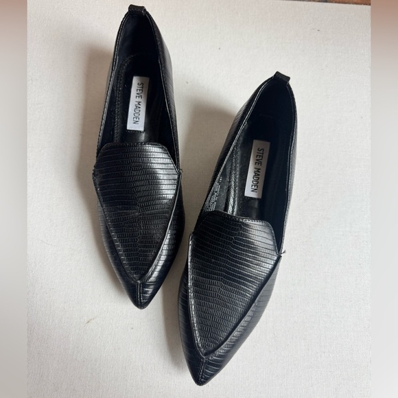Steve Madden Shoes - Steve Madden Black Textured Pointed Loafers 6.5 Minimalist Workwear Streetwear